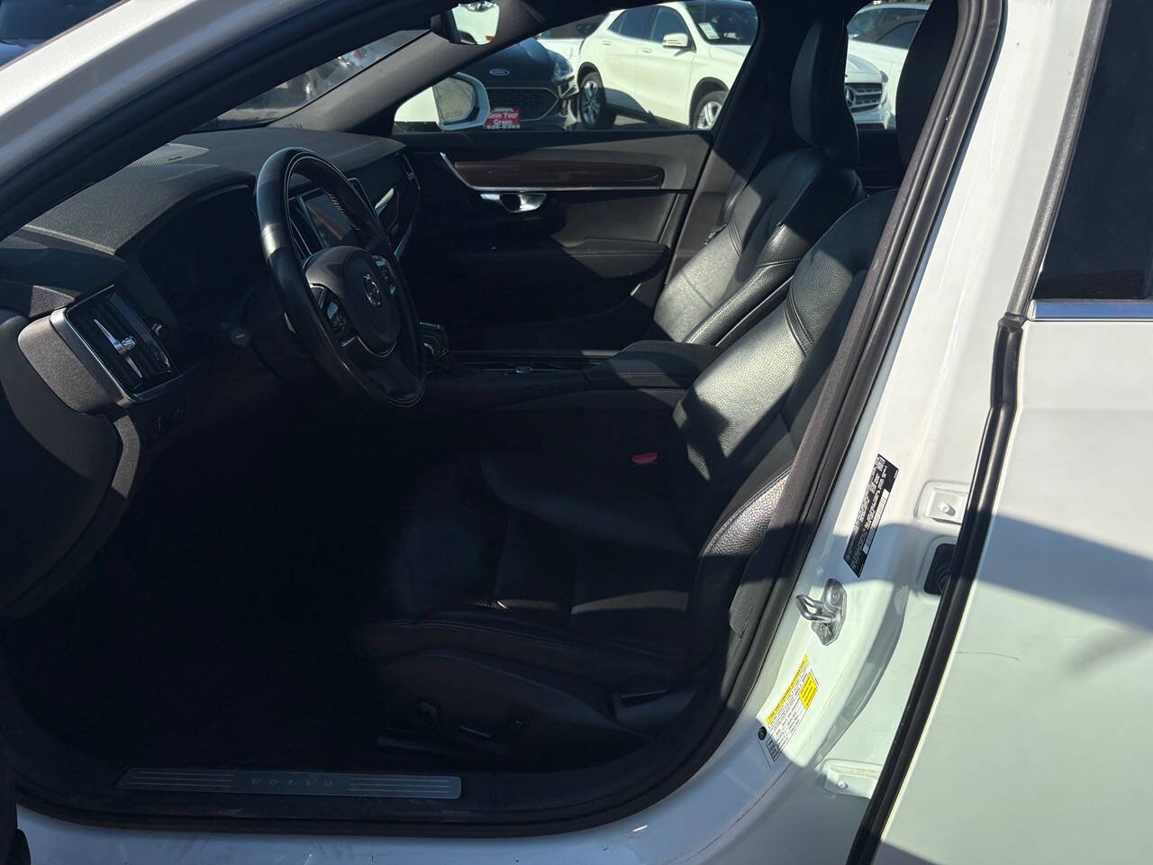 2019 Volvo S90 T6 Momentum AWD 4dr Sedan
