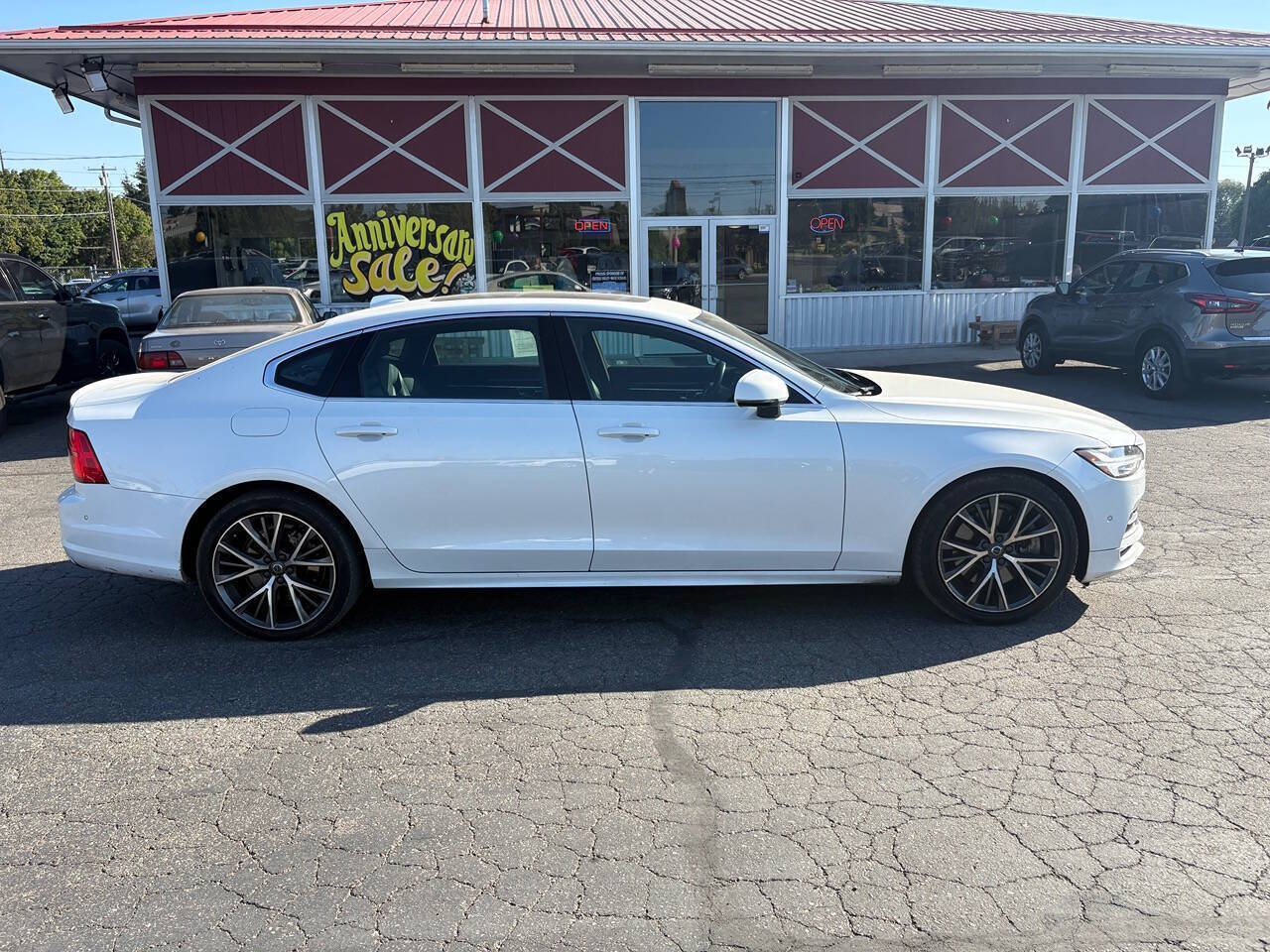 2019 Volvo S90 T6 Momentum AWD 4dr Sedan