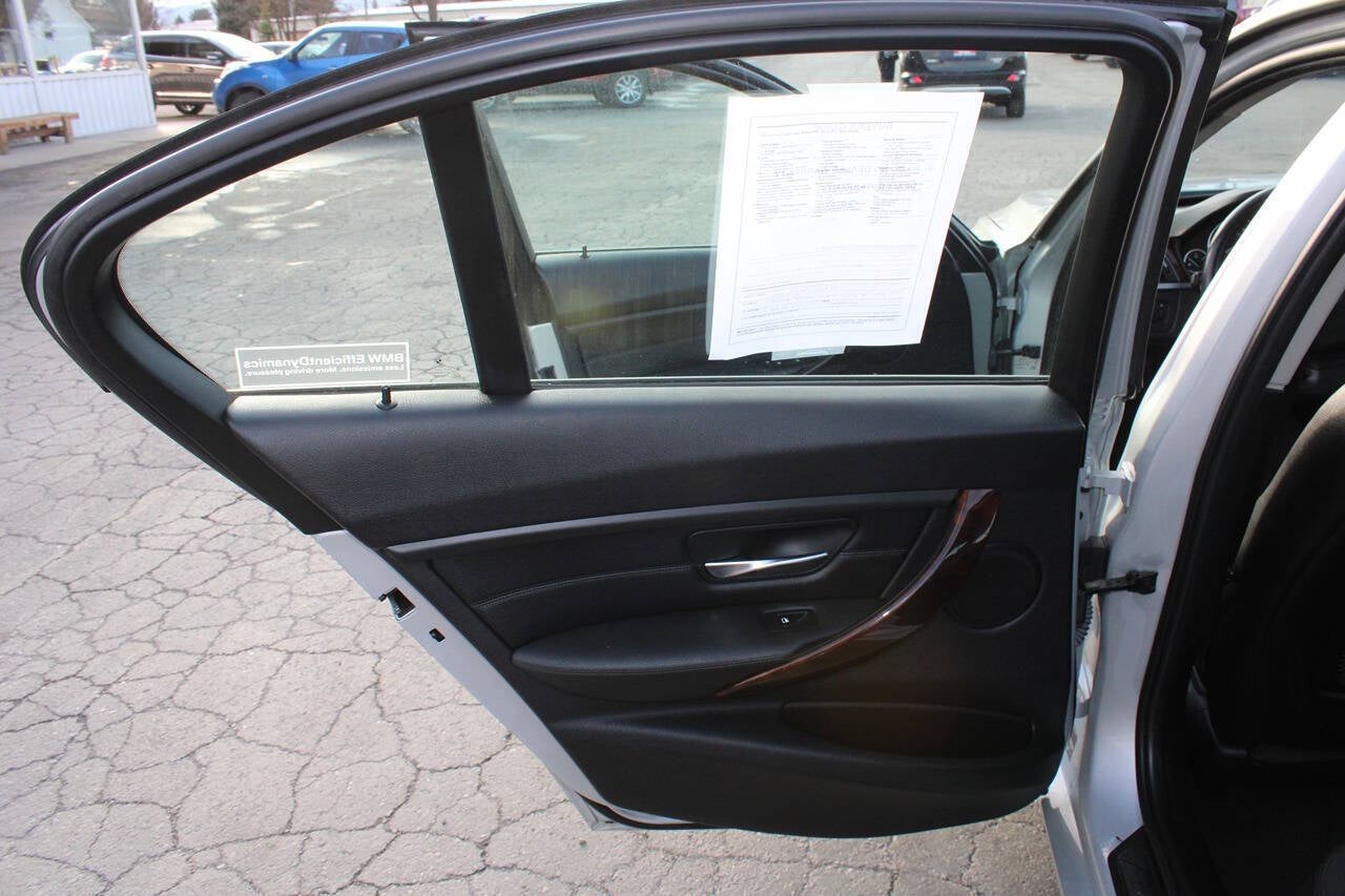 2013 BMW 3 Series 328i xDrive AWD 4dr Sedan