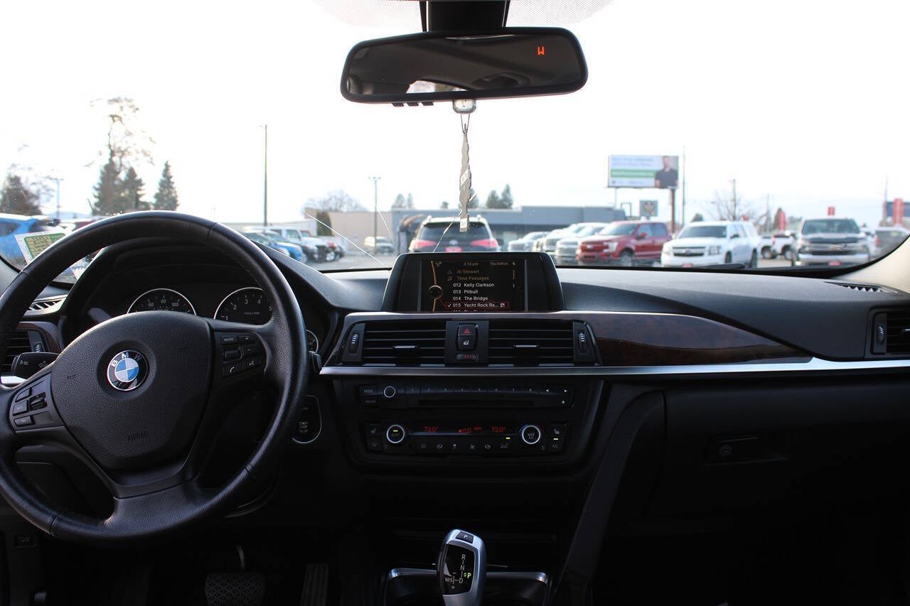 2013 BMW 3 Series 328i xDrive AWD 4dr Sedan