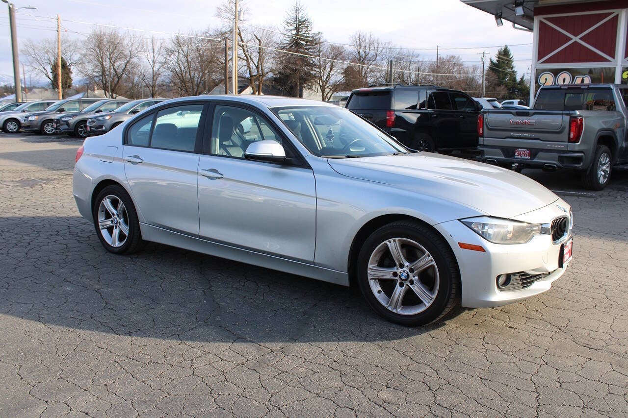 2013 BMW 3 Series 328i xDrive AWD 4dr Sedan