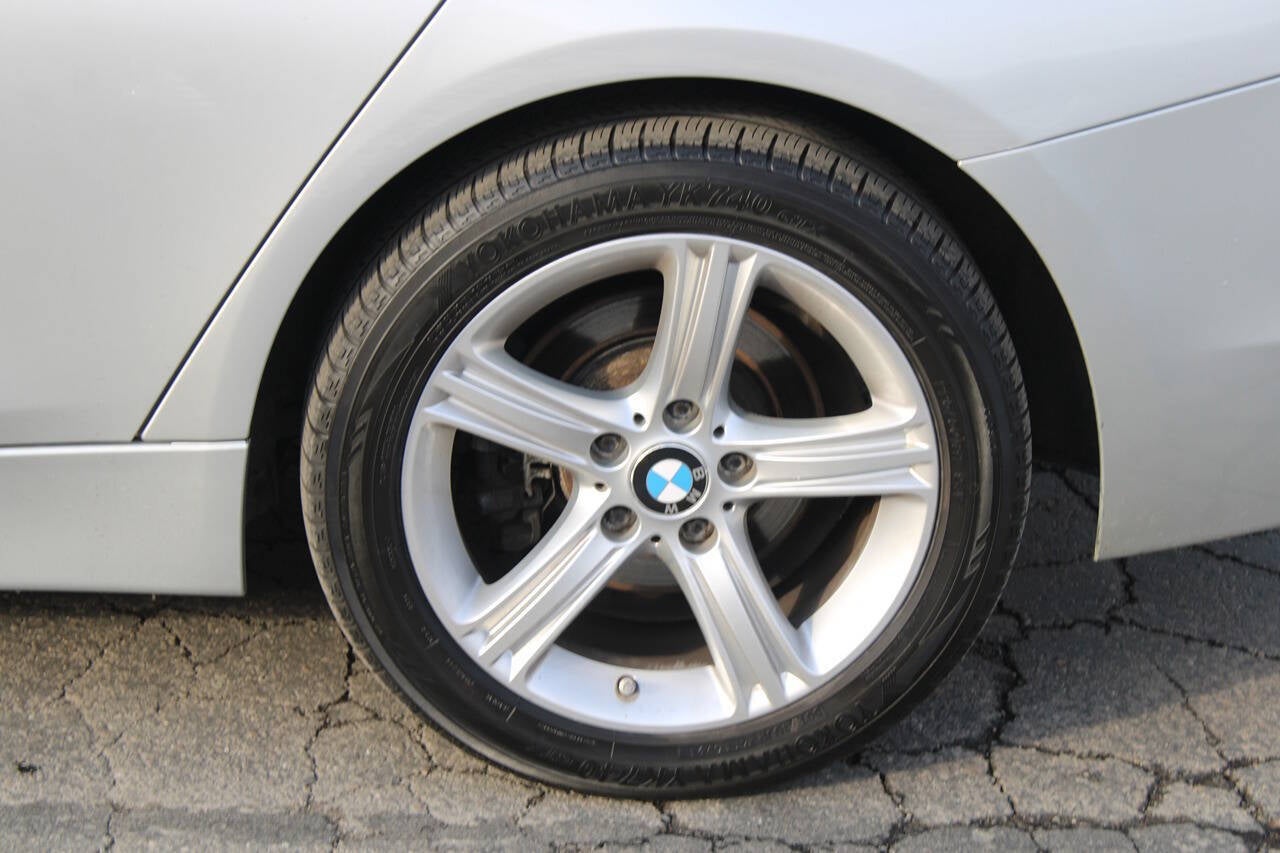 2013 BMW 3 Series 328i xDrive AWD 4dr Sedan