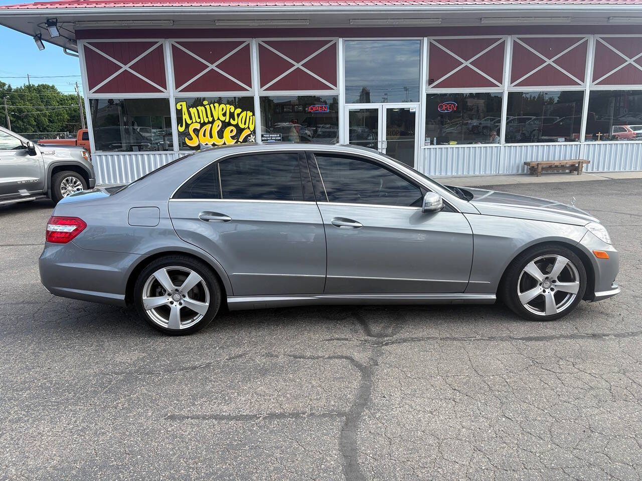 2010 Mercedes-Benz E-Class E 350 Luxury 4MATIC® AWD 4dr Sedan