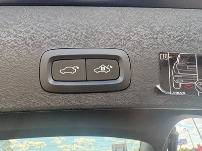 2022 Volvo XC40 T5 Momentum AWD 4dr SUV