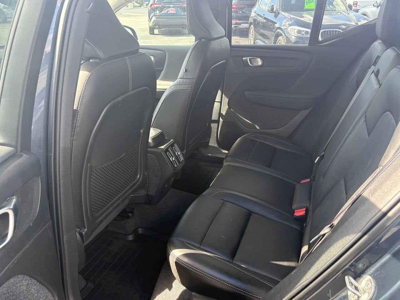 2022 Volvo XC40 T5 Momentum AWD 4dr SUV