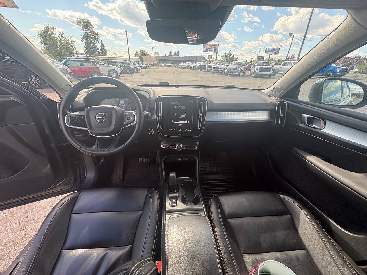 2022 Volvo XC40 T5 Momentum AWD 4dr SUV