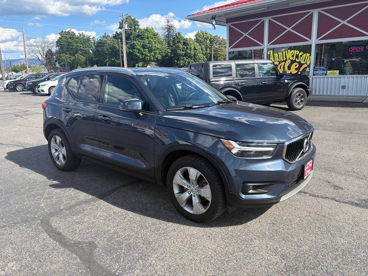 2022 Volvo XC40 T5 Momentum AWD 4dr SUV