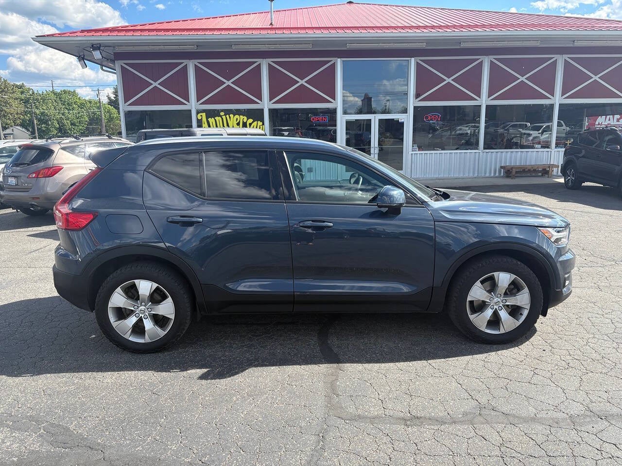 2022 Volvo XC40 T5 Momentum AWD 4dr SUV