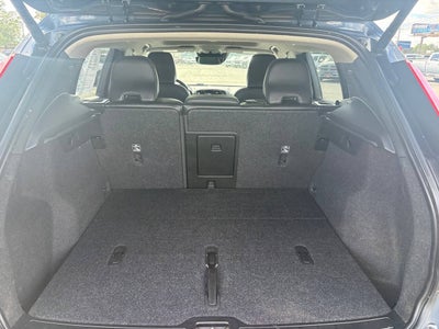 2022 Volvo XC40 T5 Momentum AWD 4dr SUV