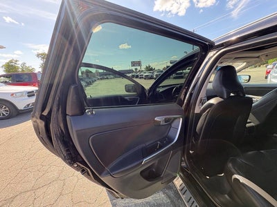 2015 Volvo XC60 T6 AWD 4dr SUV (midyear release)