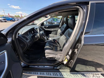 2015 Volvo XC60 T6 AWD 4dr SUV (midyear release)