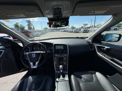 2015 Volvo XC60 T6 AWD 4dr SUV (midyear release)