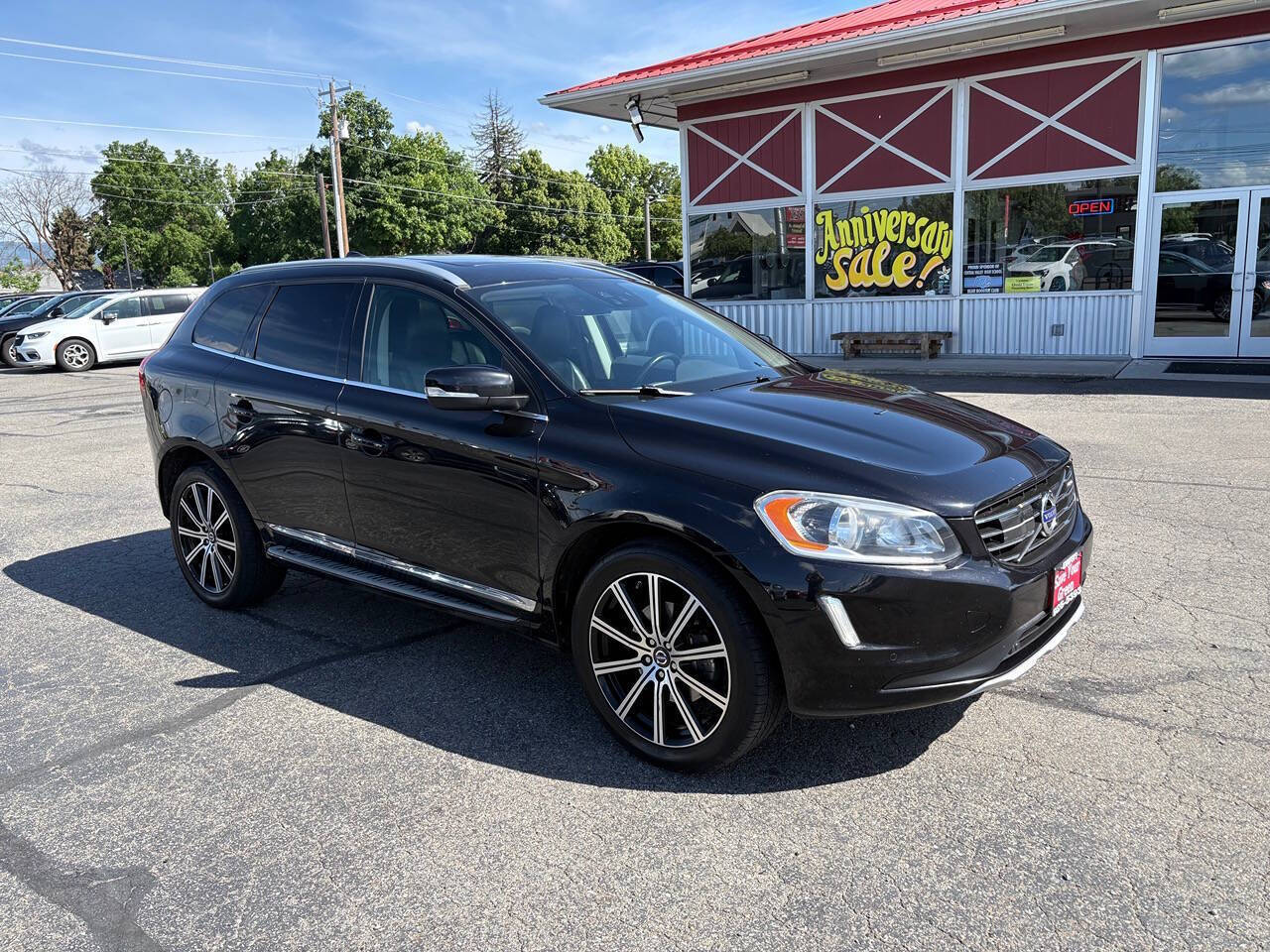 2015 Volvo XC60 T6 AWD 4dr SUV (midyear release)