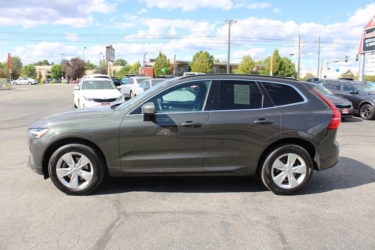 2022 Volvo XC60 B5 Momentum AWD 4dr SUV