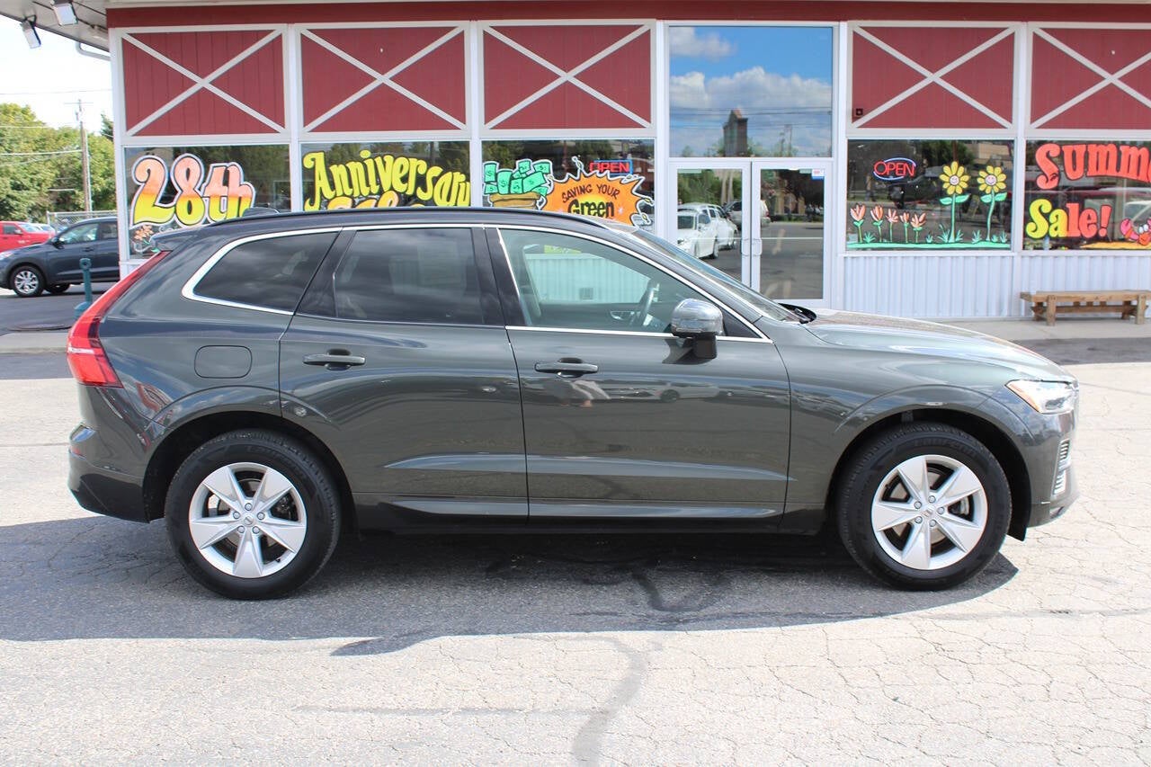 2022 Volvo XC60 B5 Momentum AWD 4dr SUV