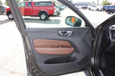 2022 Volvo XC60 B5 Momentum AWD 4dr SUV