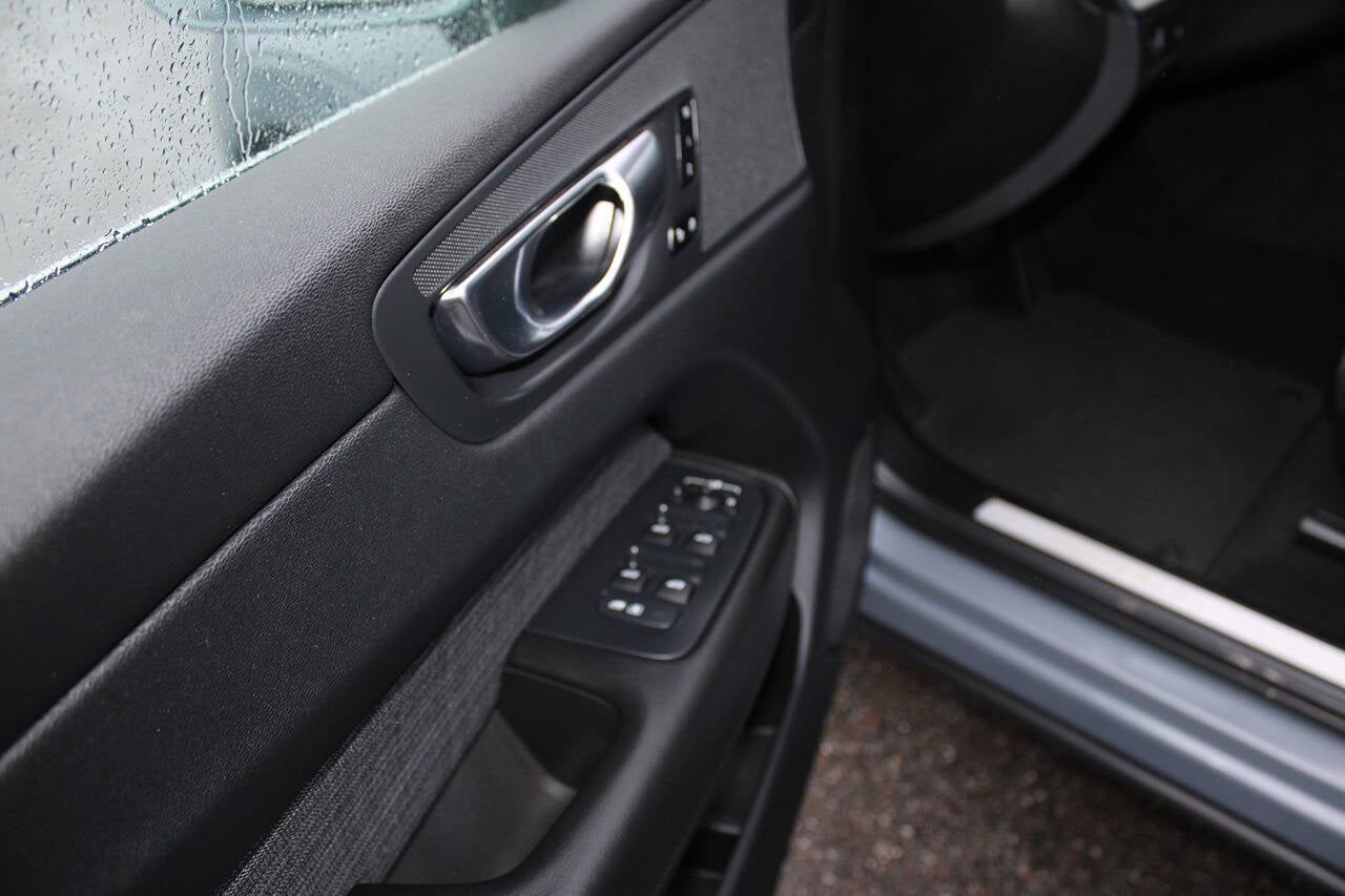 2022 Volvo XC60 B5 Momentum AWD 4dr SUV