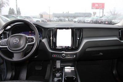 2022 Volvo XC60 B5 Momentum AWD 4dr SUV